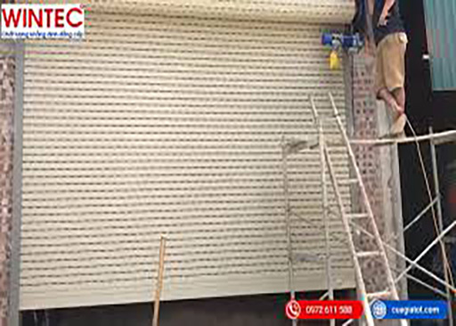 Lắp cửa cuốn khe thoáng tại Quốc Oai